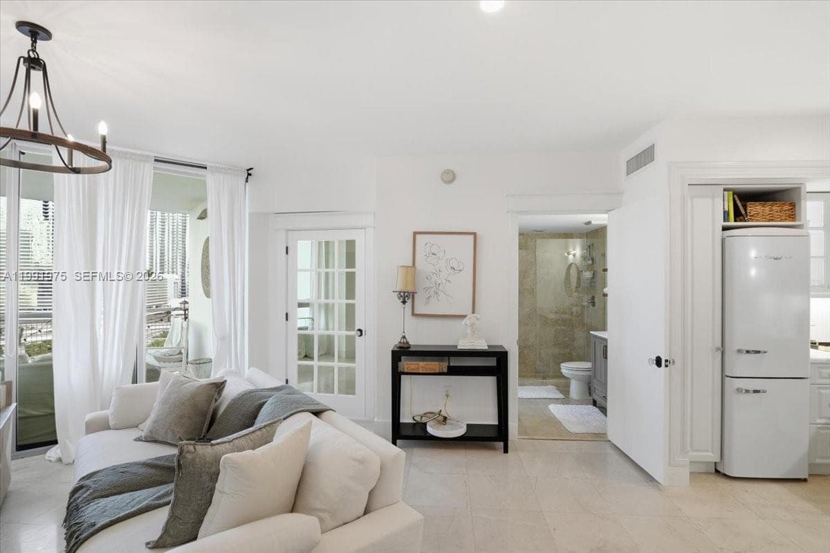 350 S Miami Ave # 1205, Miami FL 33130 photo 2