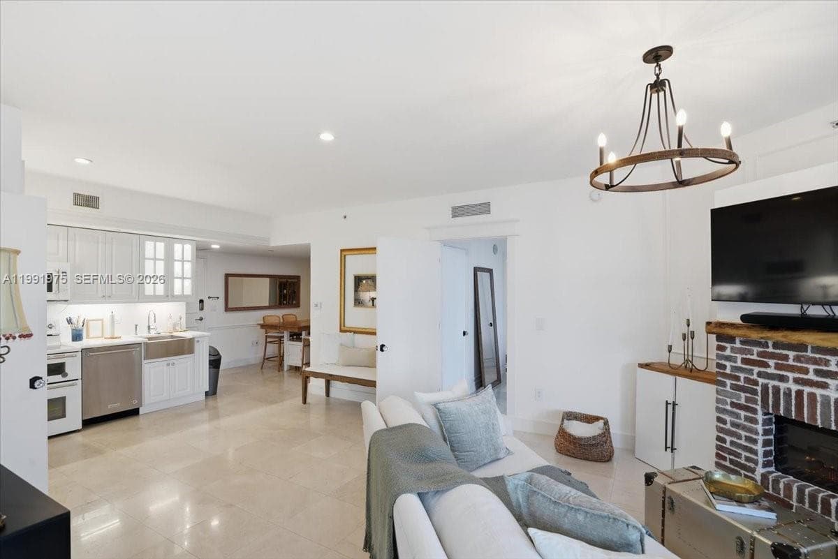 350 S Miami Ave # 1205, Miami FL 33130 photo 4