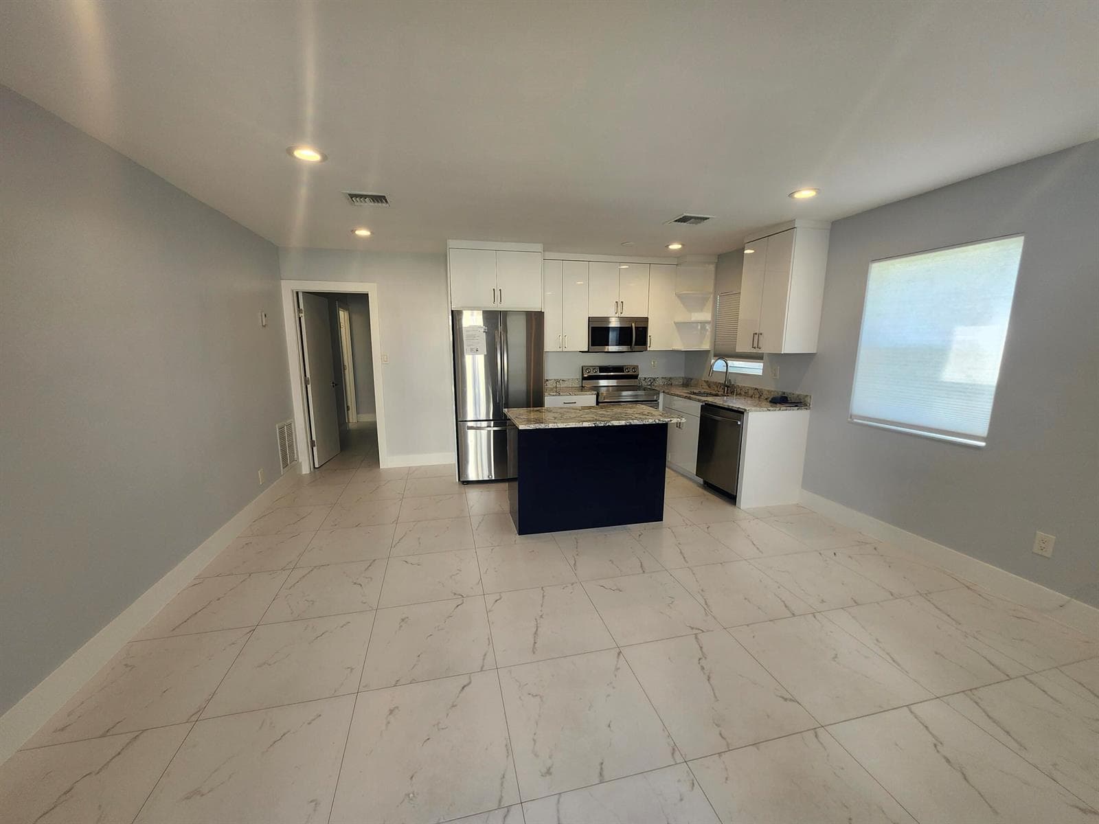 511 N 60th Way # East Apartment, Hollywood, FL 33024 photo 5