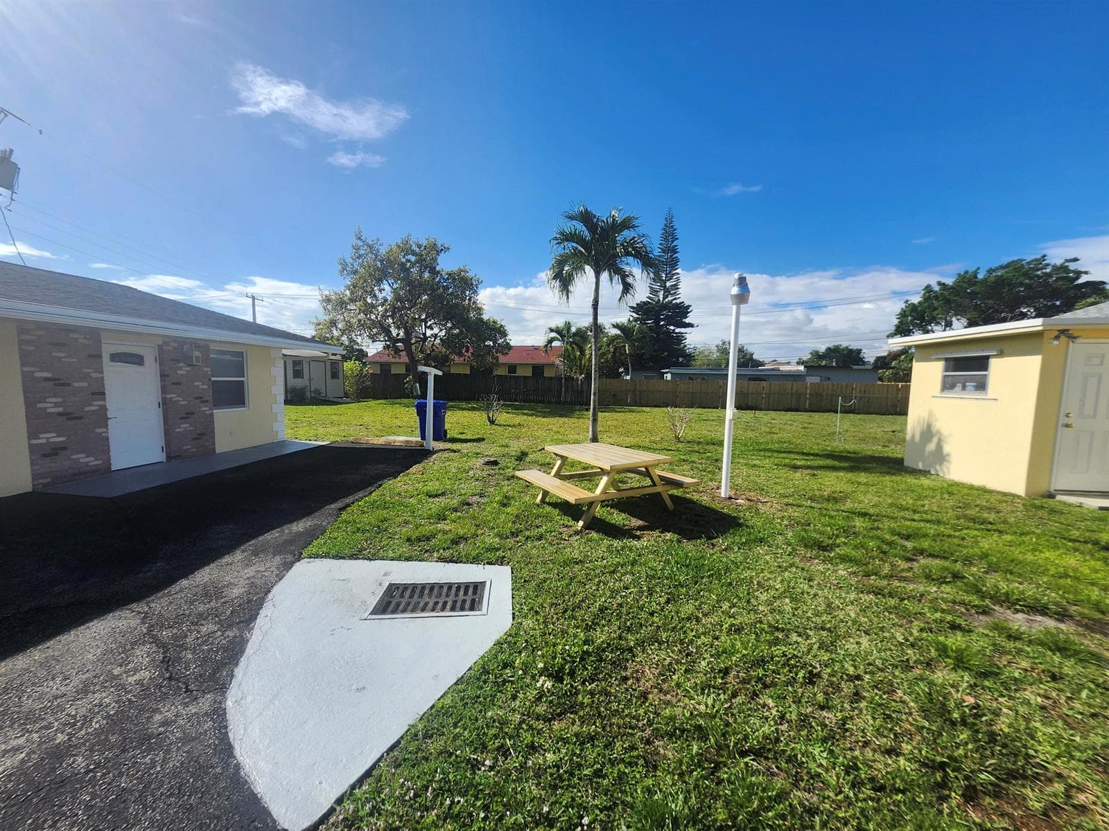 511 N 60th Way # East Apartment, Hollywood, FL 33024 photo 4