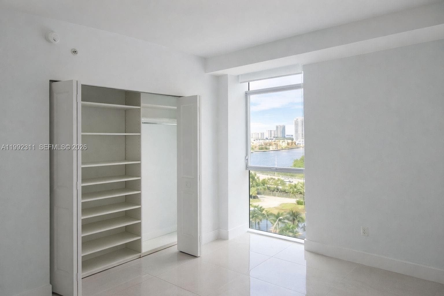 400 Sunny Isles Blvd # 819, Sunny Isles Beach FL 33160 photo 4