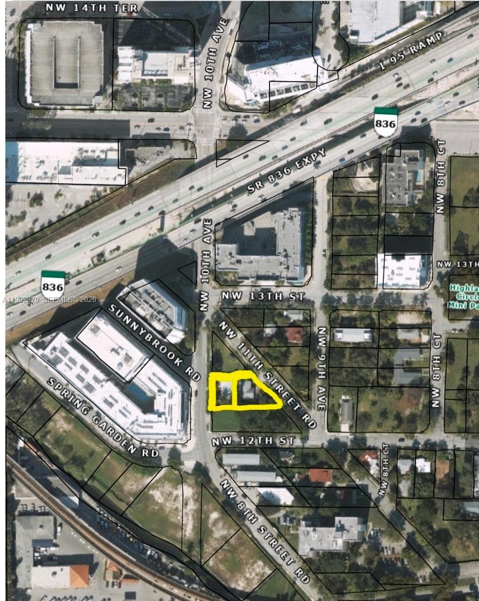 1226 NW 11th St Rd, Miami FL 33136 photo 2