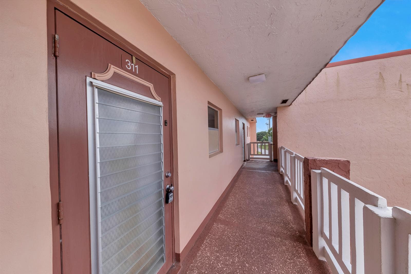 9401 Sunrise Lakes Boulevard # 311, Sunrise FL 33322 photo 2