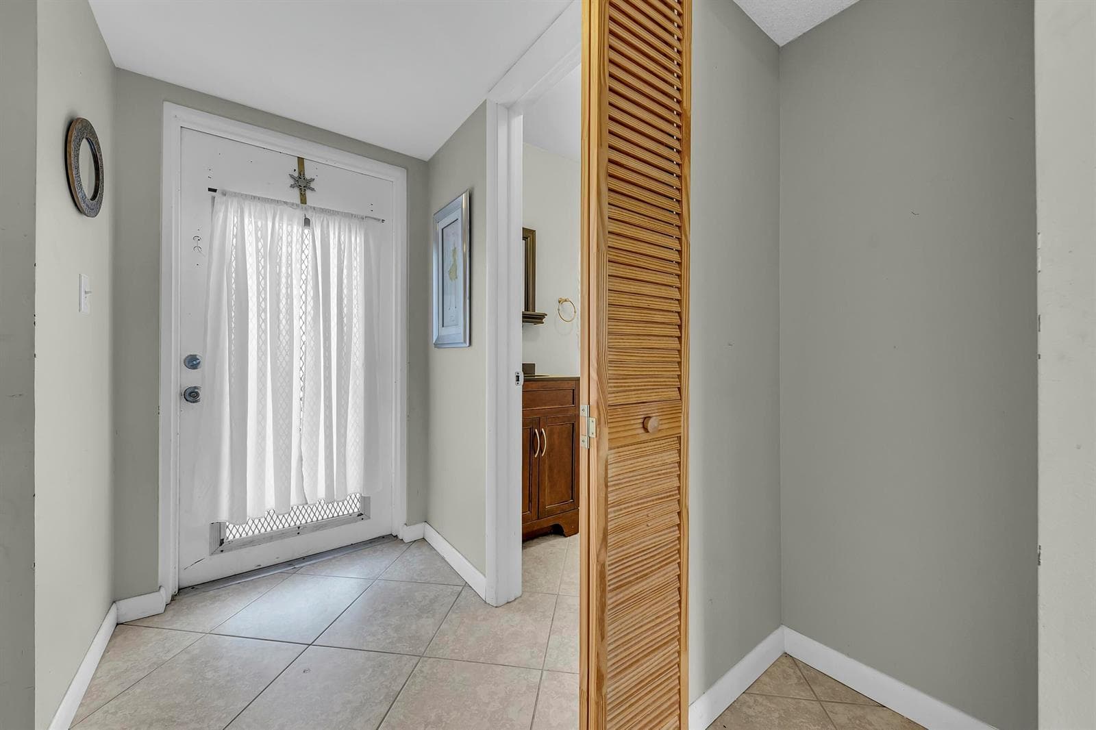 9401 Sunrise Lakes Boulevard # 311, Sunrise FL 33322 photo 3