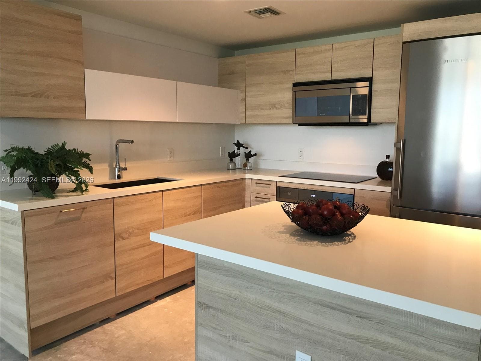 16385 Biscayne Blvd # 2206, North Miami Beach FL 33160 photo 3