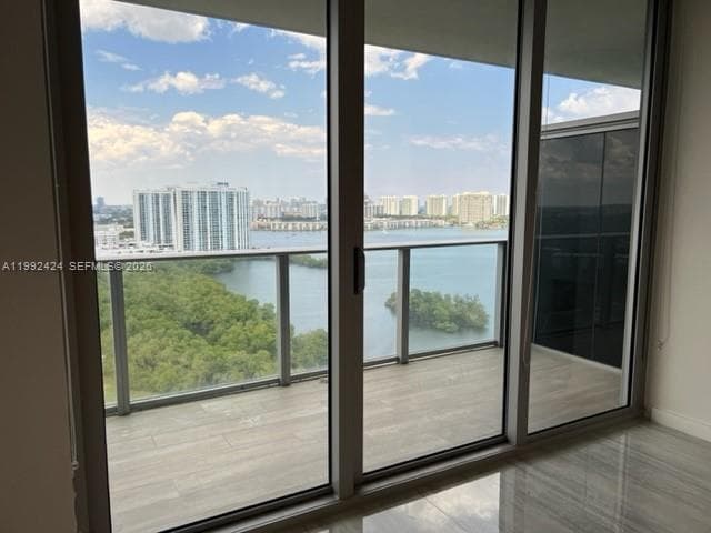 16385 Biscayne Blvd # 2206, North Miami Beach FL 33160 photo 4