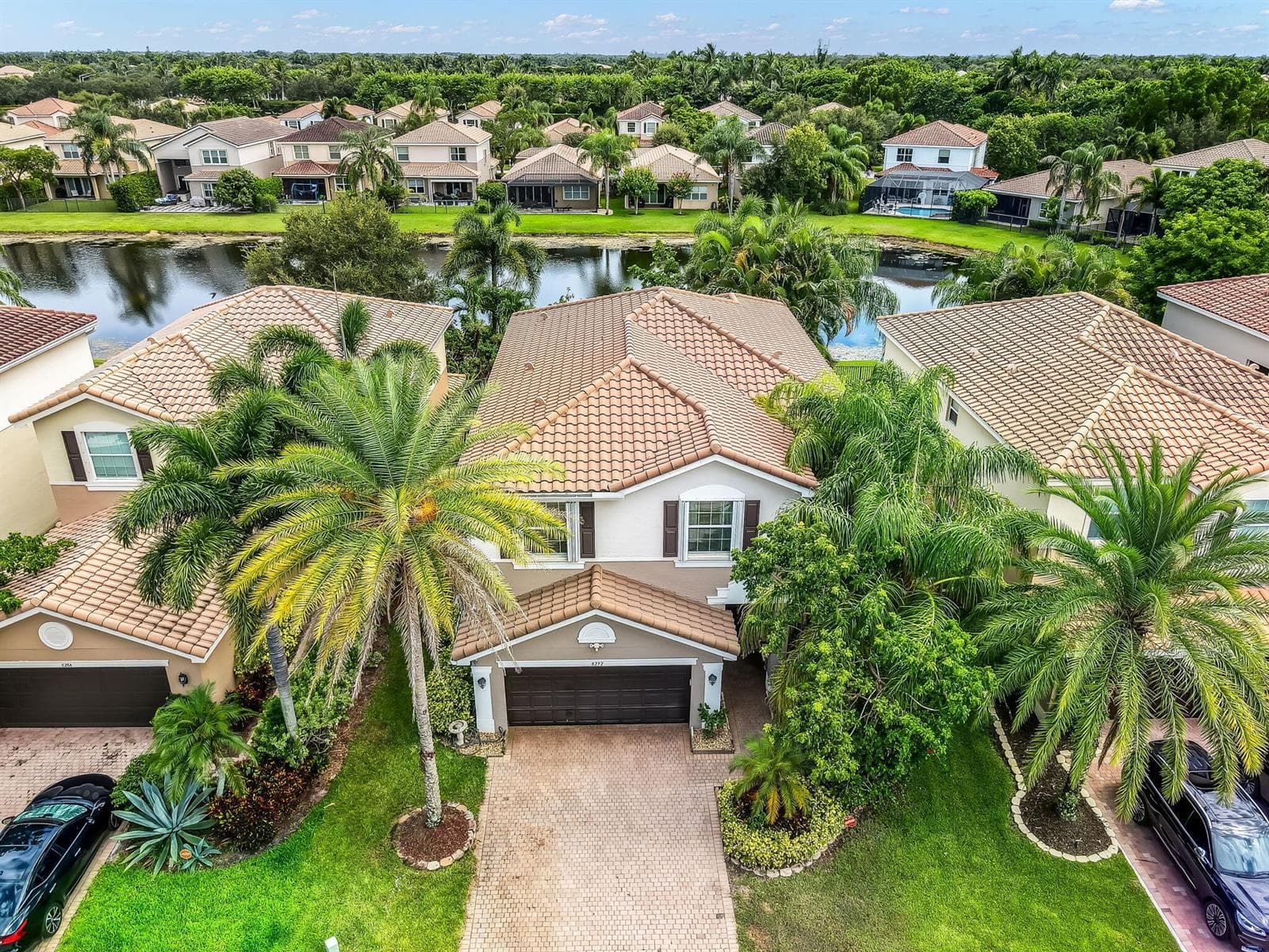 8292 Calabria Lakes Drive, Boynton Beach FL 33473 photo 2