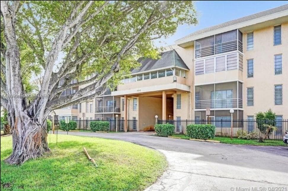 4848 NW 24th Ct # 309, Lauderdale Lakes FL 33313 photo 4