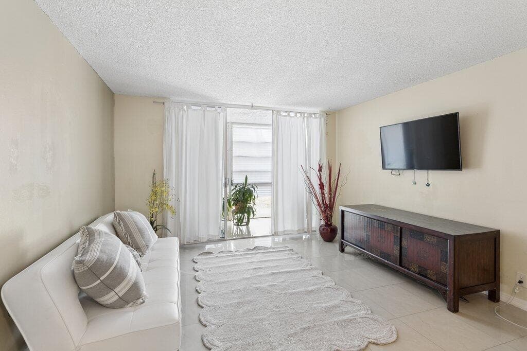 3141 NW 47th Terrace # 124, Lauderdale Lakes FL 33319 photo 2
