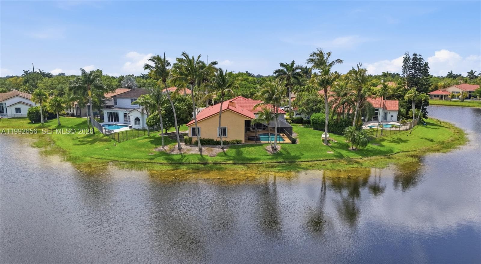 3038 Lakewood Dr, Weston FL 33332 photo 3