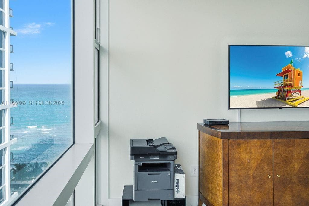 6801 Collins Ave # 1414, Miami Beach FL 33141 photo 2