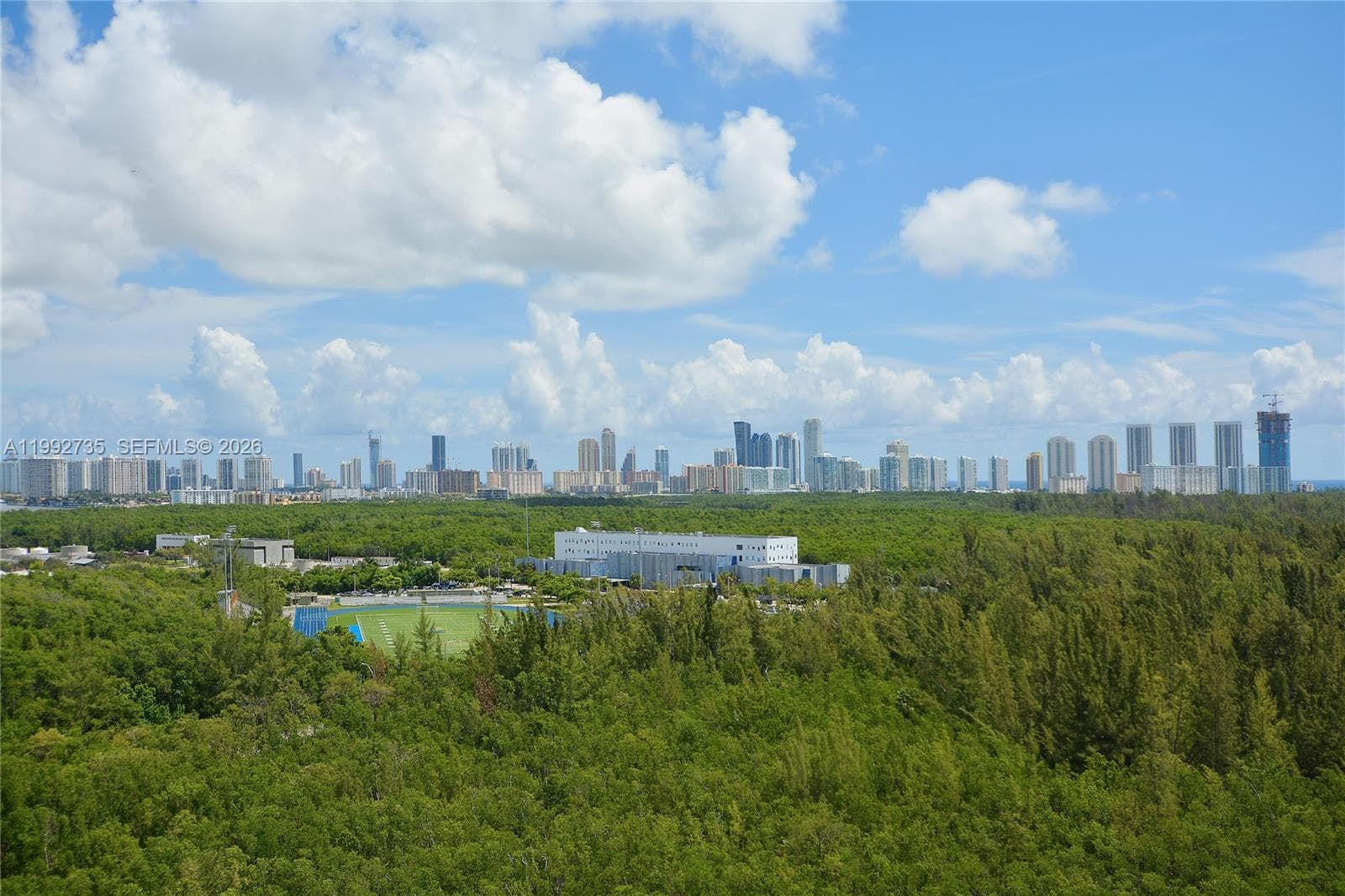 14951 Royal Oaks Ln # 1706, North Miami FL 33181 photo 2