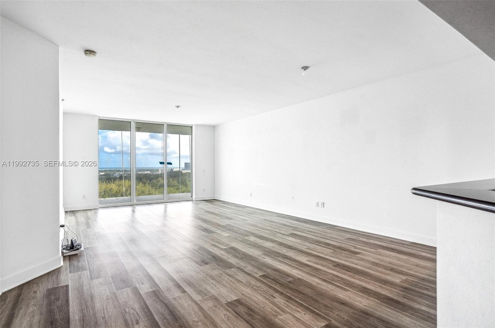 14951 Royal Oaks Ln # 1706, North Miami FL 33181 photo 4
