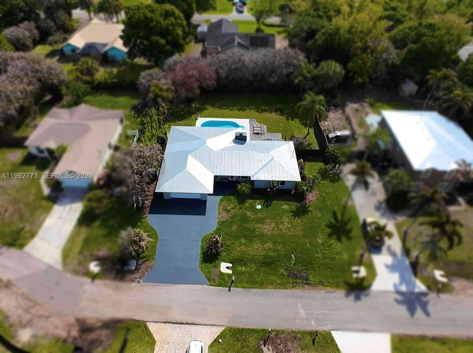 2497 NW South Manor Ave, Stuart FL 34994 photo 2