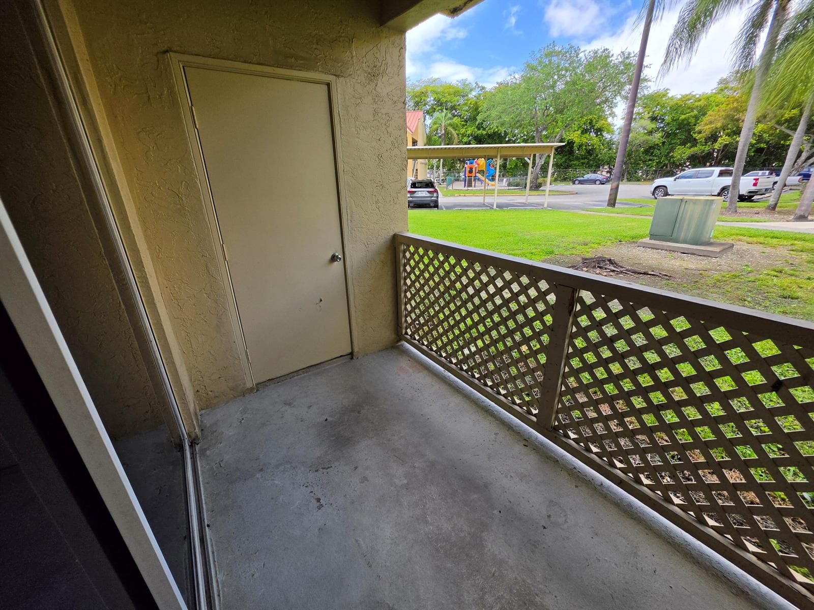 18340 NW 68th Avenue # F, Hialeah FL 33015 photo 2
