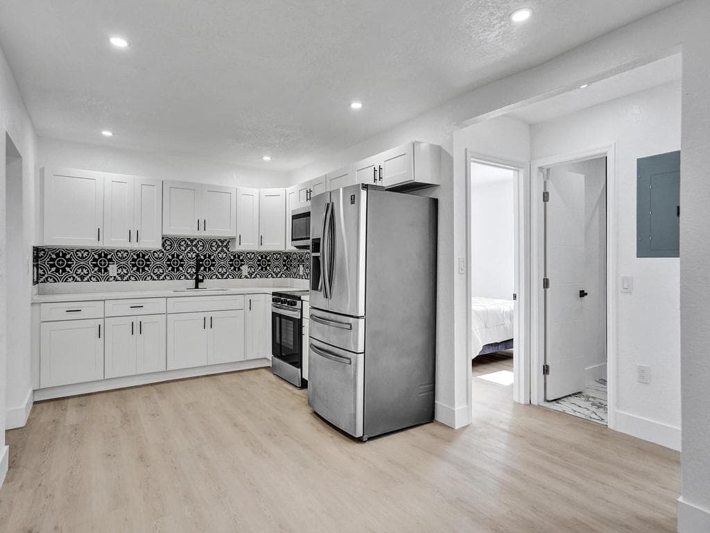 3661 NE 8th Avenue, Oakland Park FL 33334 photo 4