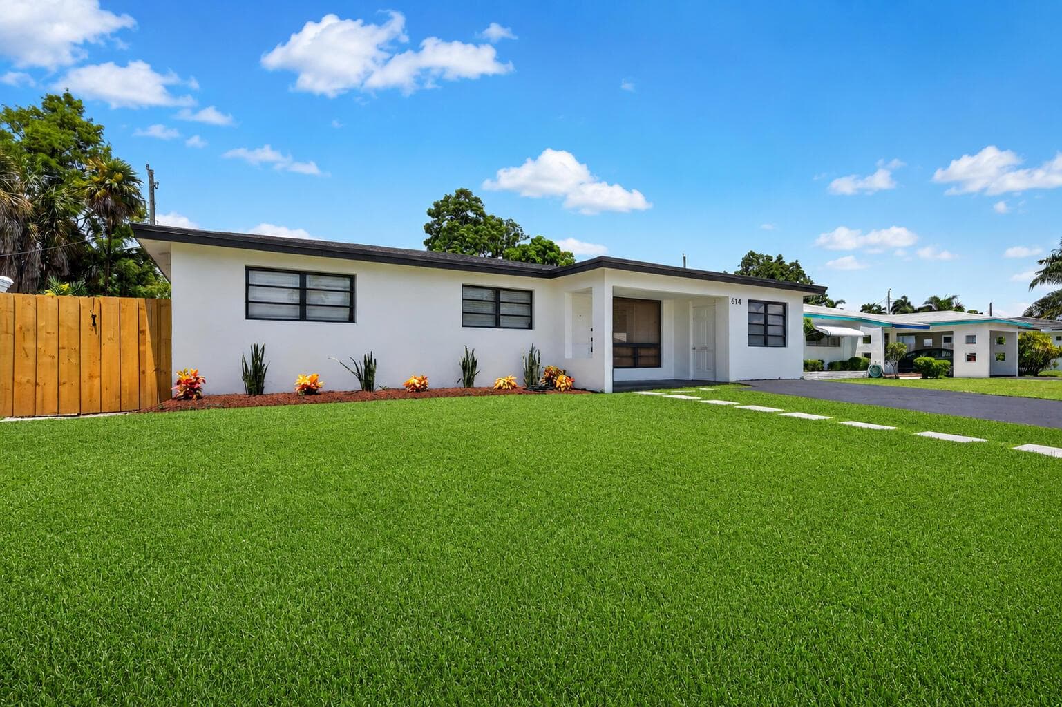614 N 32ND Court, Hollywood FL 33021 photo 4