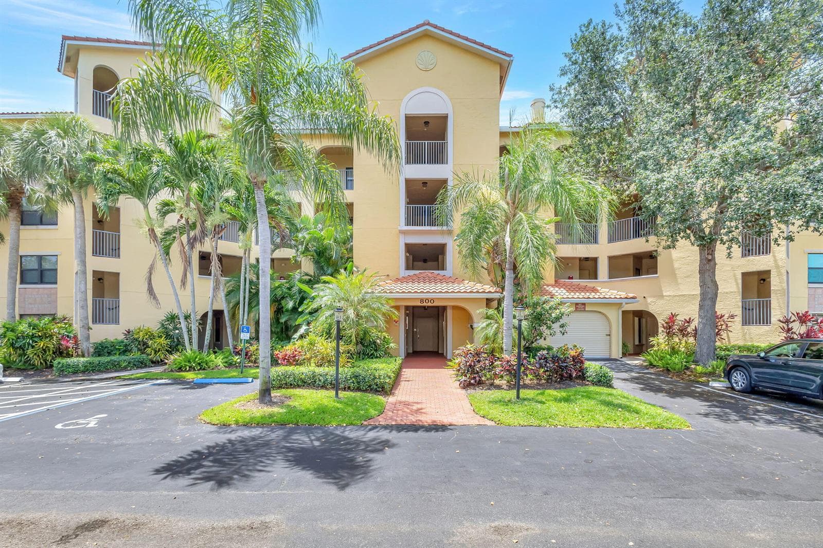 800 Uno Lago Drive # 302, Juno Beach FL 33408 photo 2