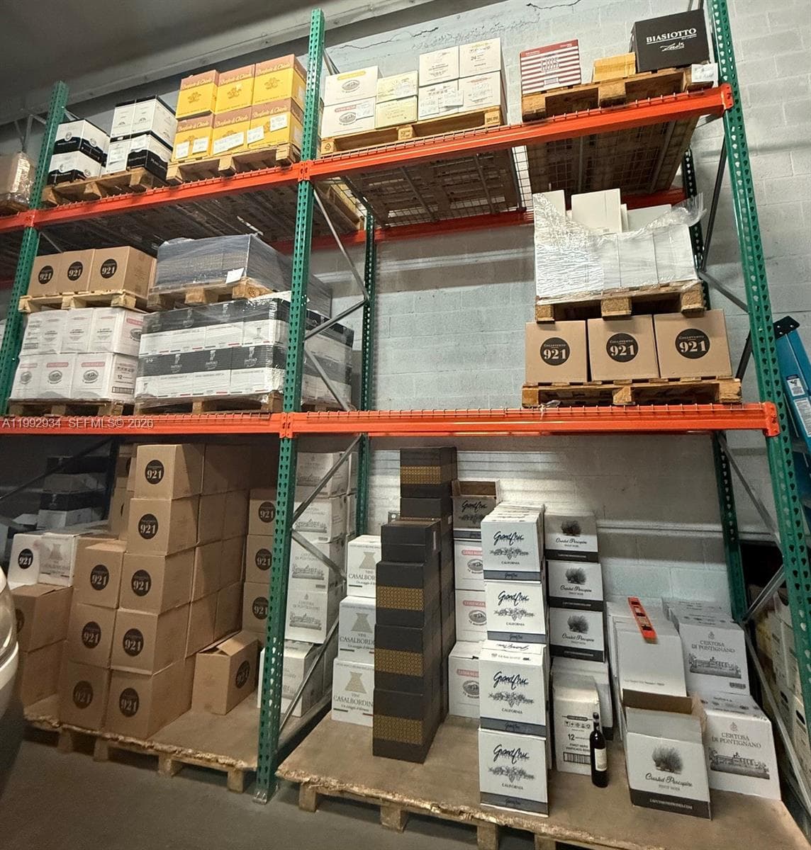 Listing photo 2