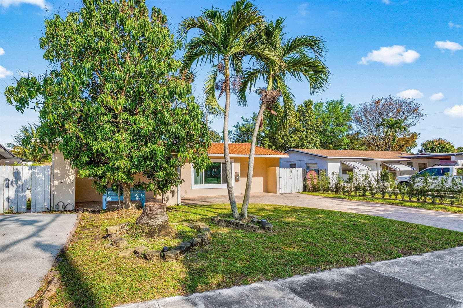 1121 N 66th Terrace, Hollywood FL 33024 photo 2