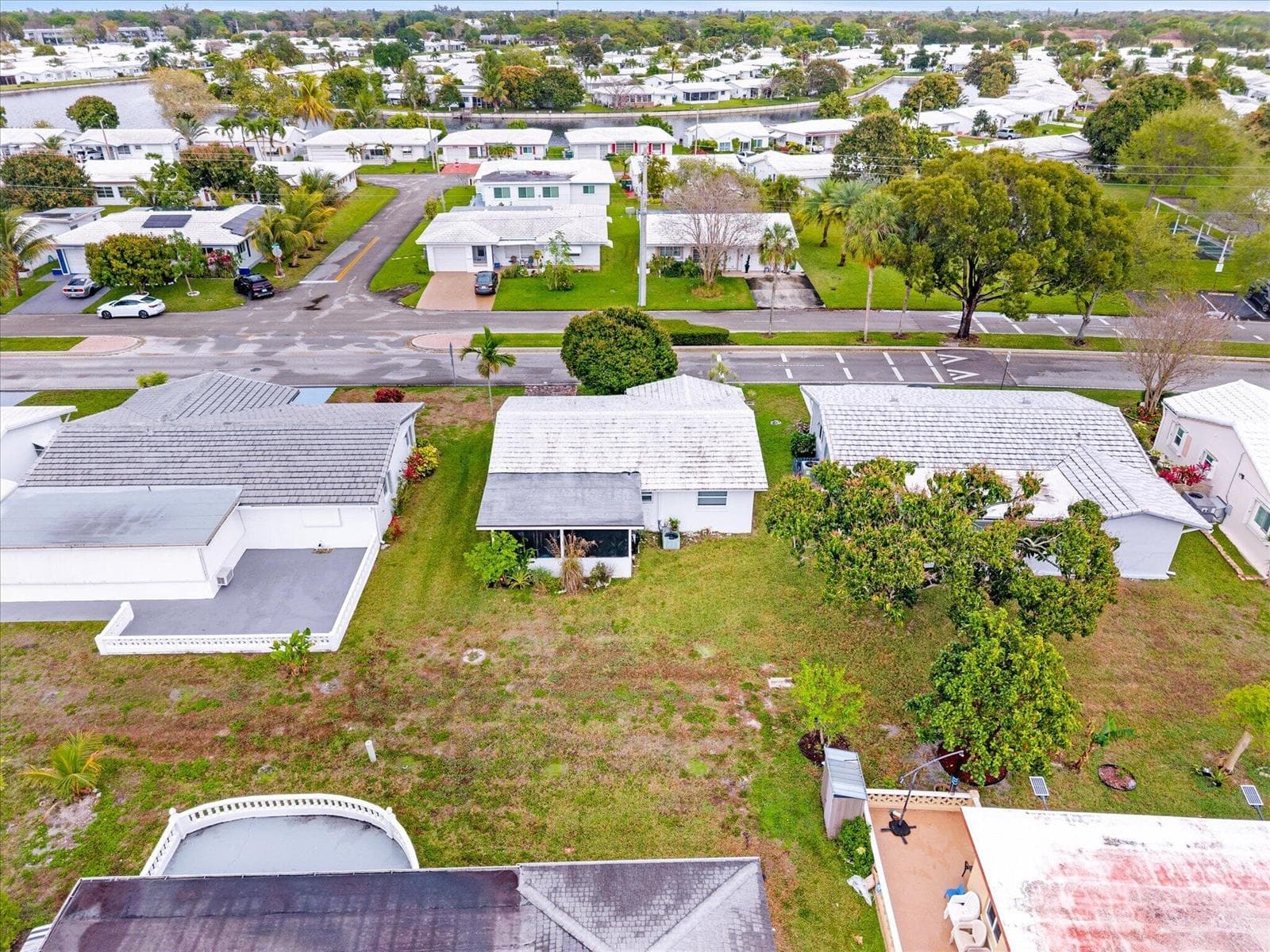 5713 NW 84th Terrace, Tamarac FL 33321 photo 2
