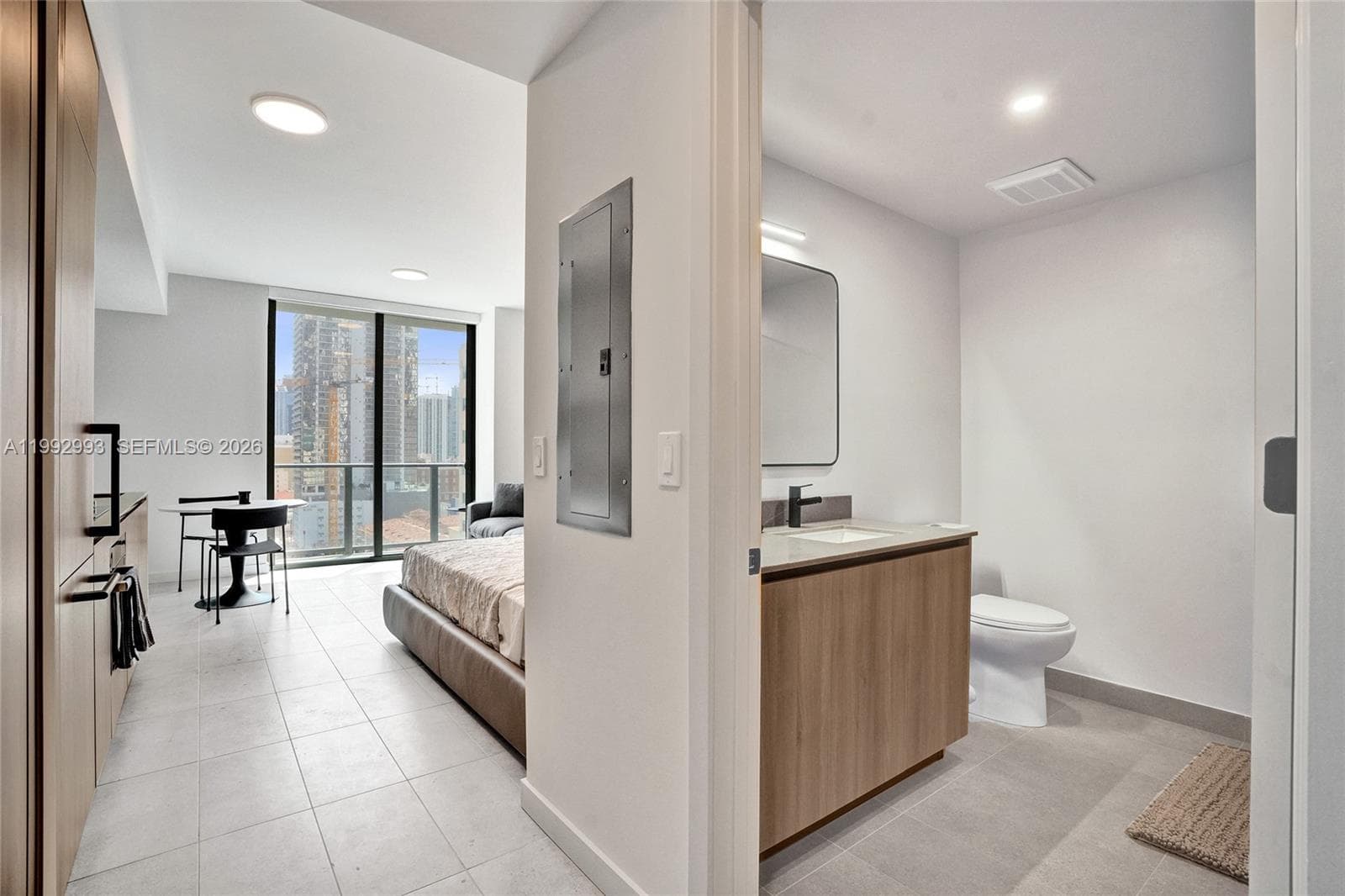 121 NE 5th Street # 1404, Miami FL 33132 photo 2