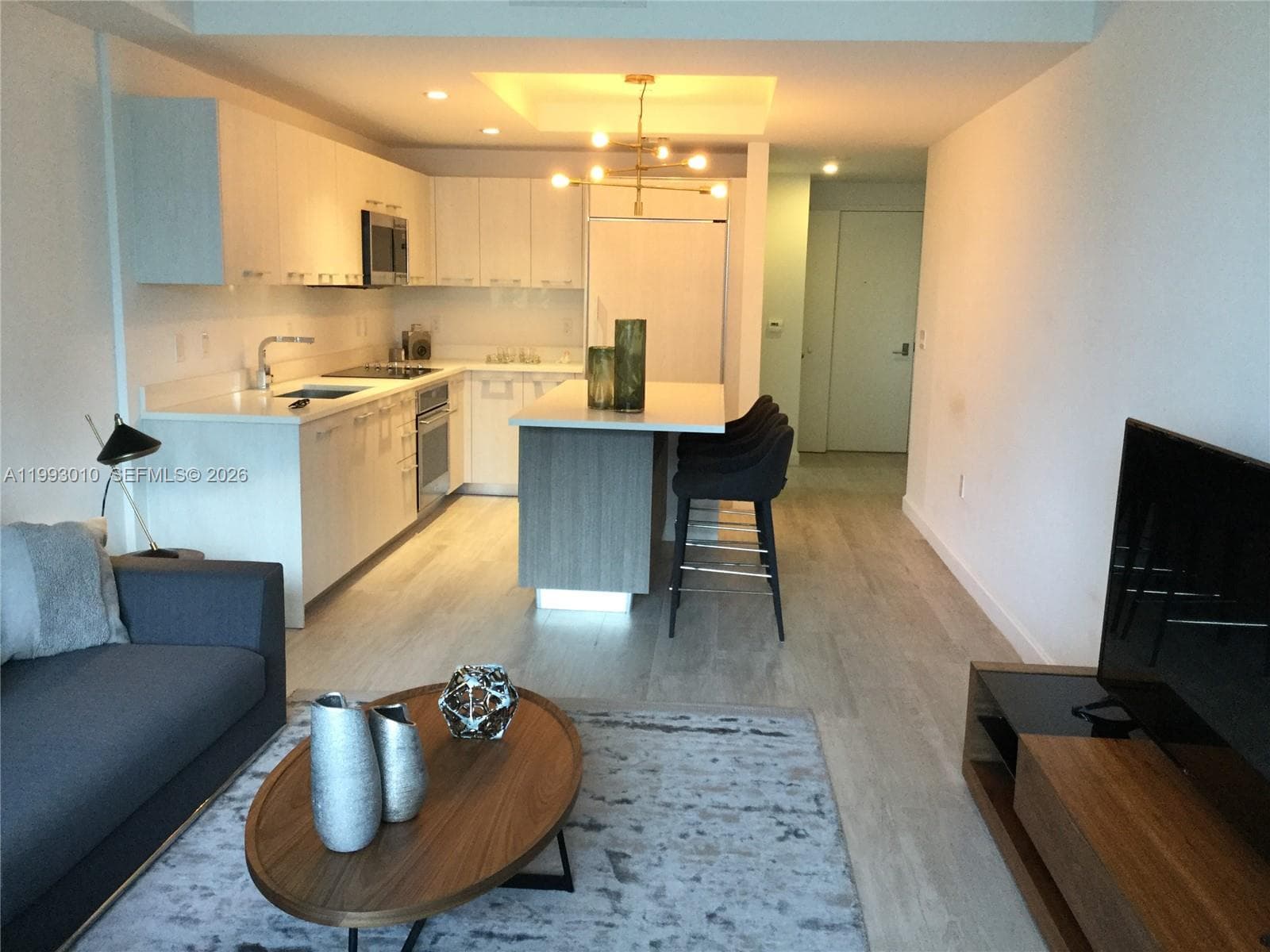 55 SW 9th St # 1905, Miami FL 33130