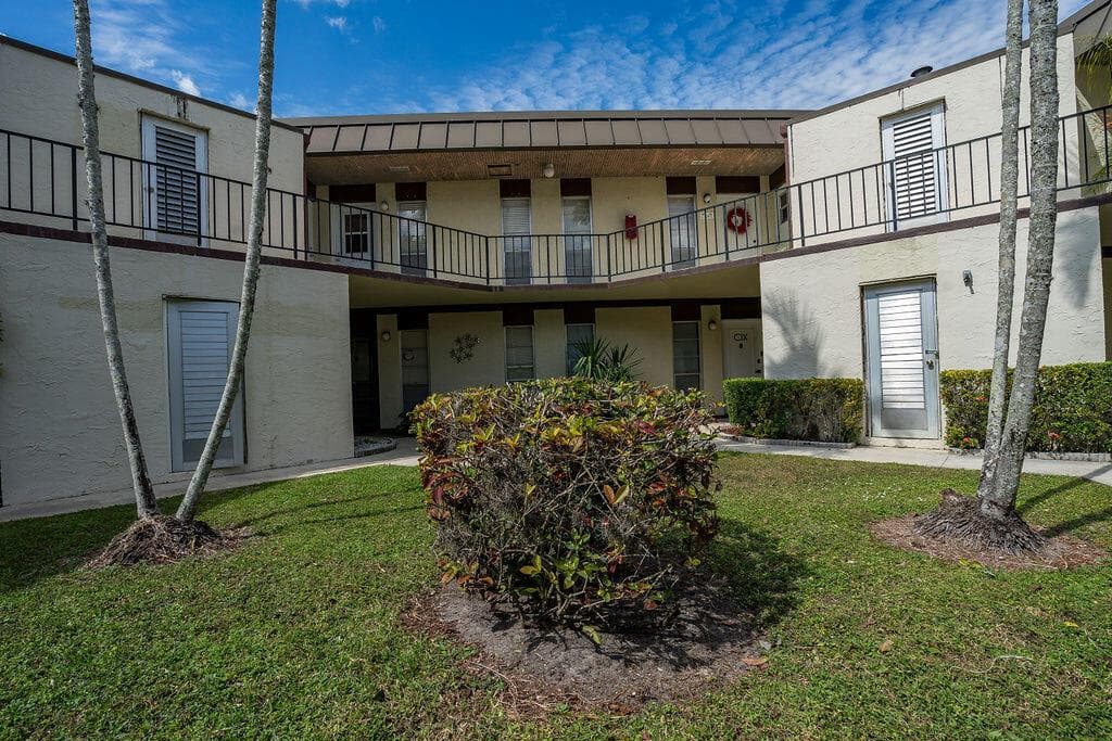 2 Greenway Village N # 210, Royal Palm Beach FL 33411 photo 2
