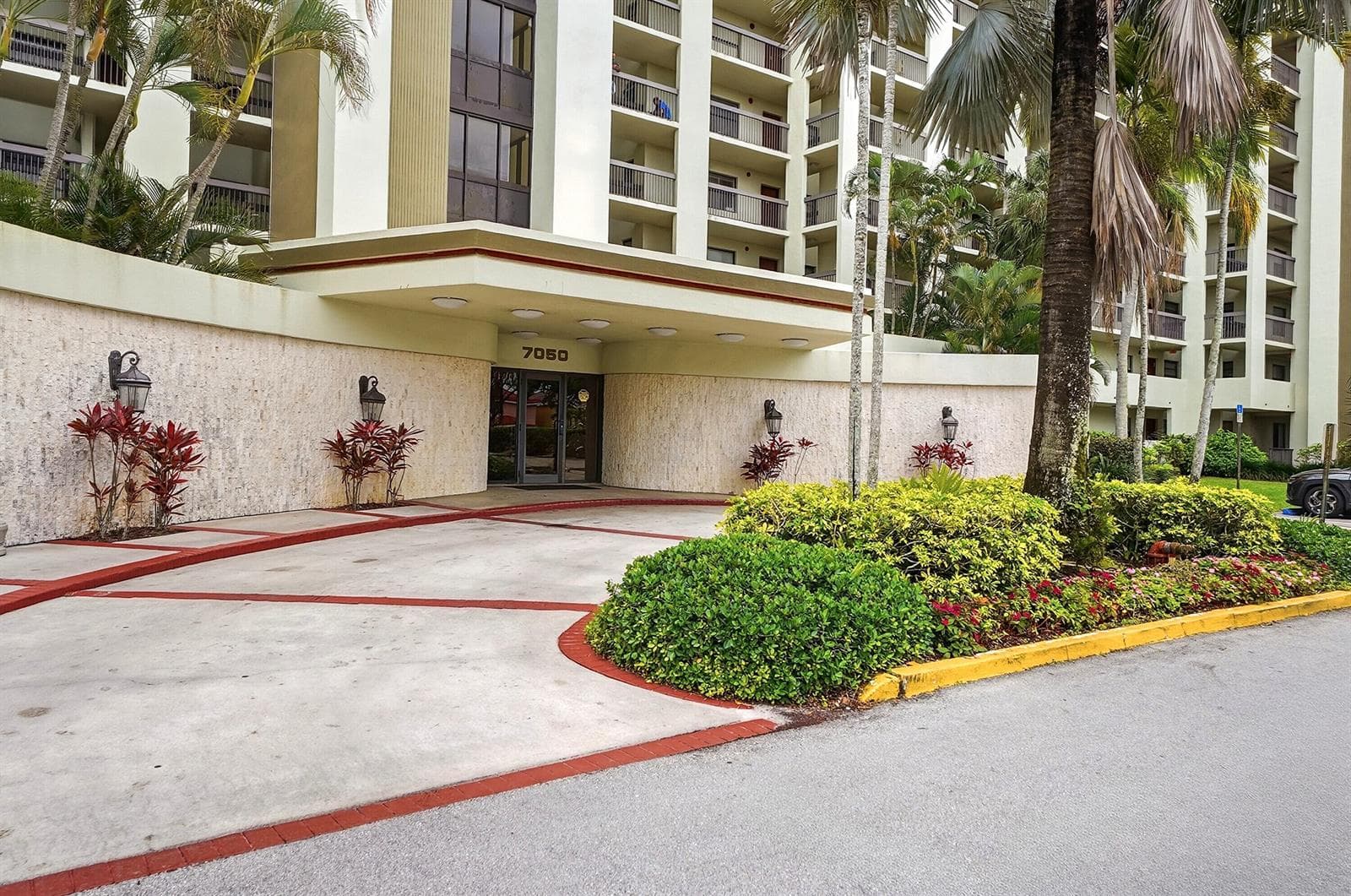 7050 NW 44th Street # 705, Lauderhill FL 33319 photo 3