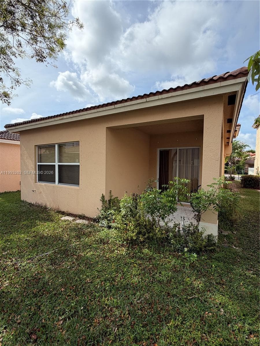 3951 NE 11th Dr, Homestead FL 33033 photo 3