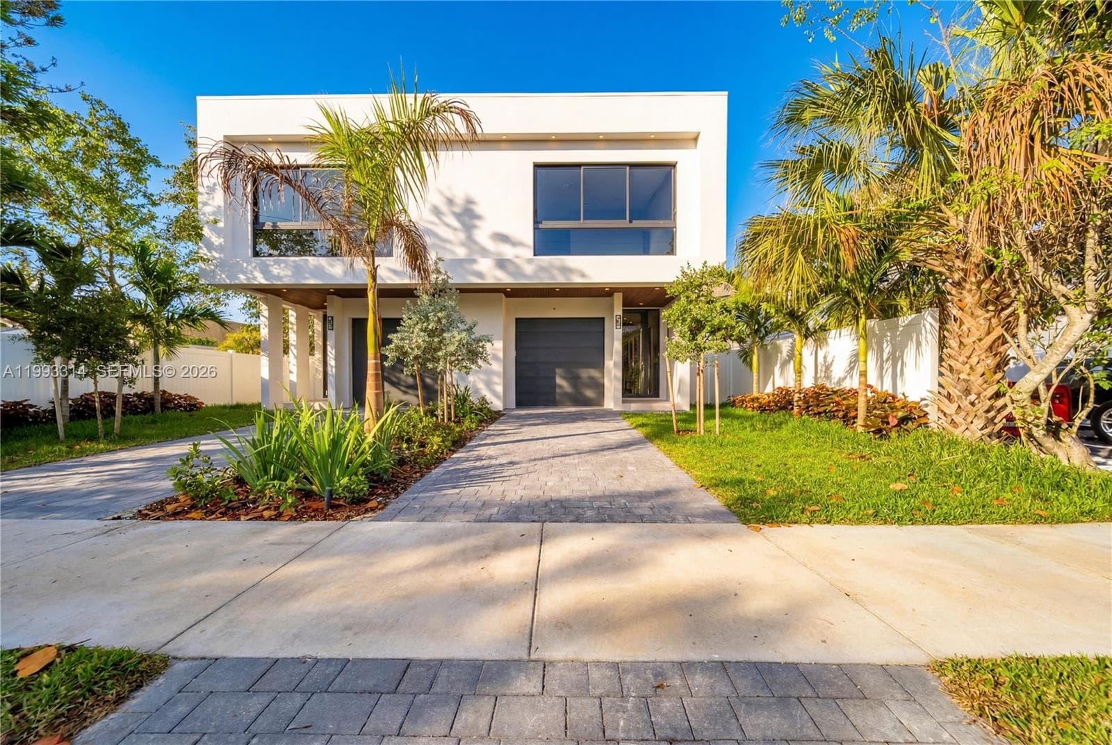 804 NE 16th Ter, Fort Lauderdale FL 33304 photo 2