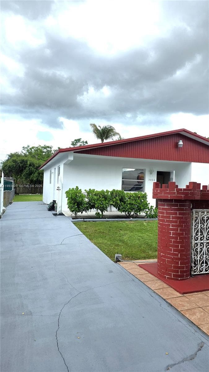3066 NW 28th St, Miami FL 33142 photo 4