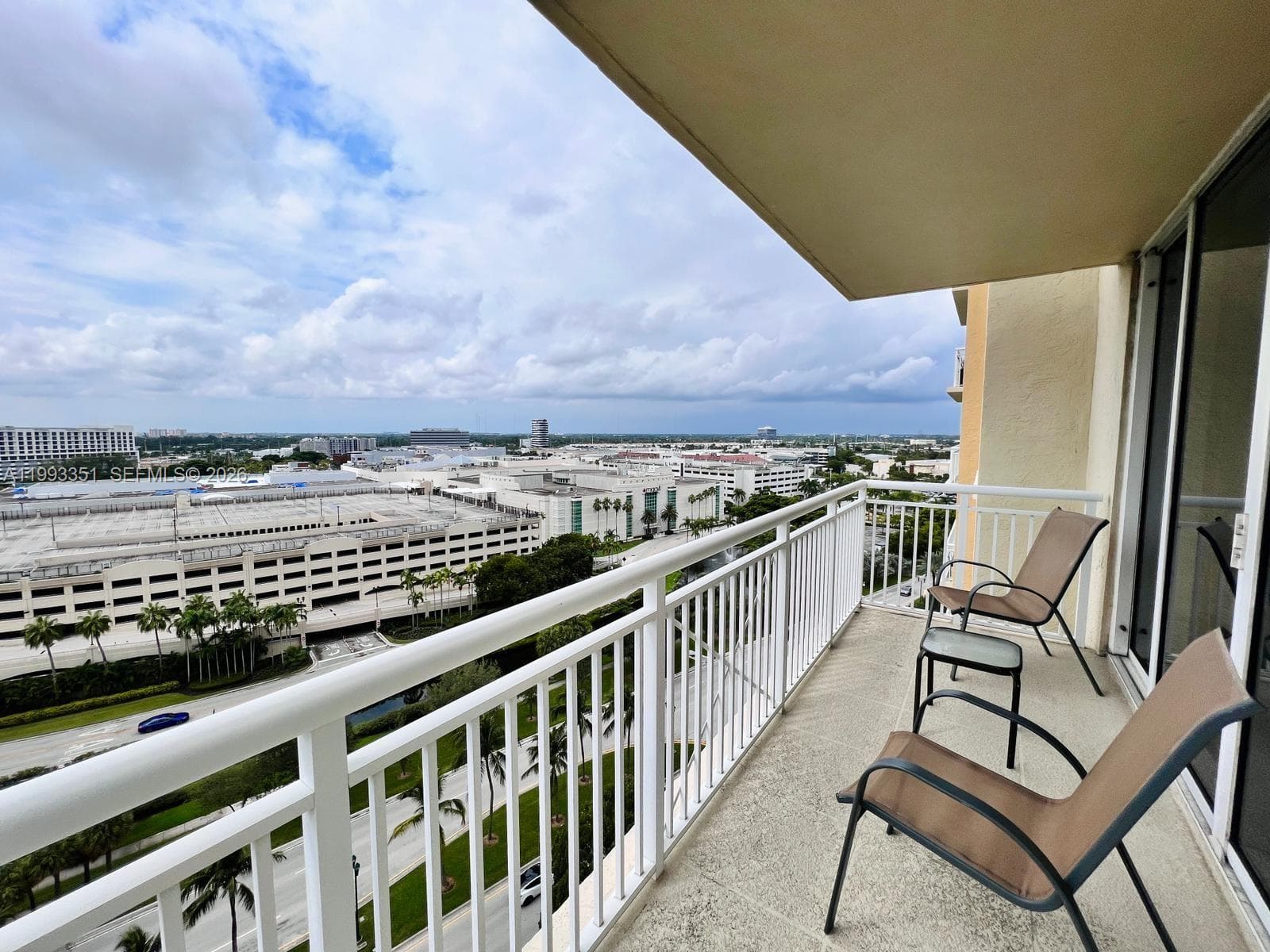 19501 W Country Club Dr # 1408, Aventura FL 33180 photo 2