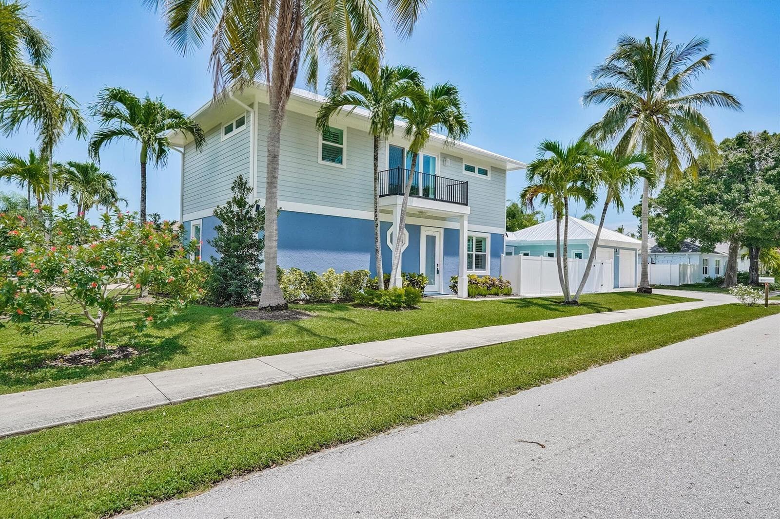 425 Hugh Street, Jupiter FL 33458 photo 3
