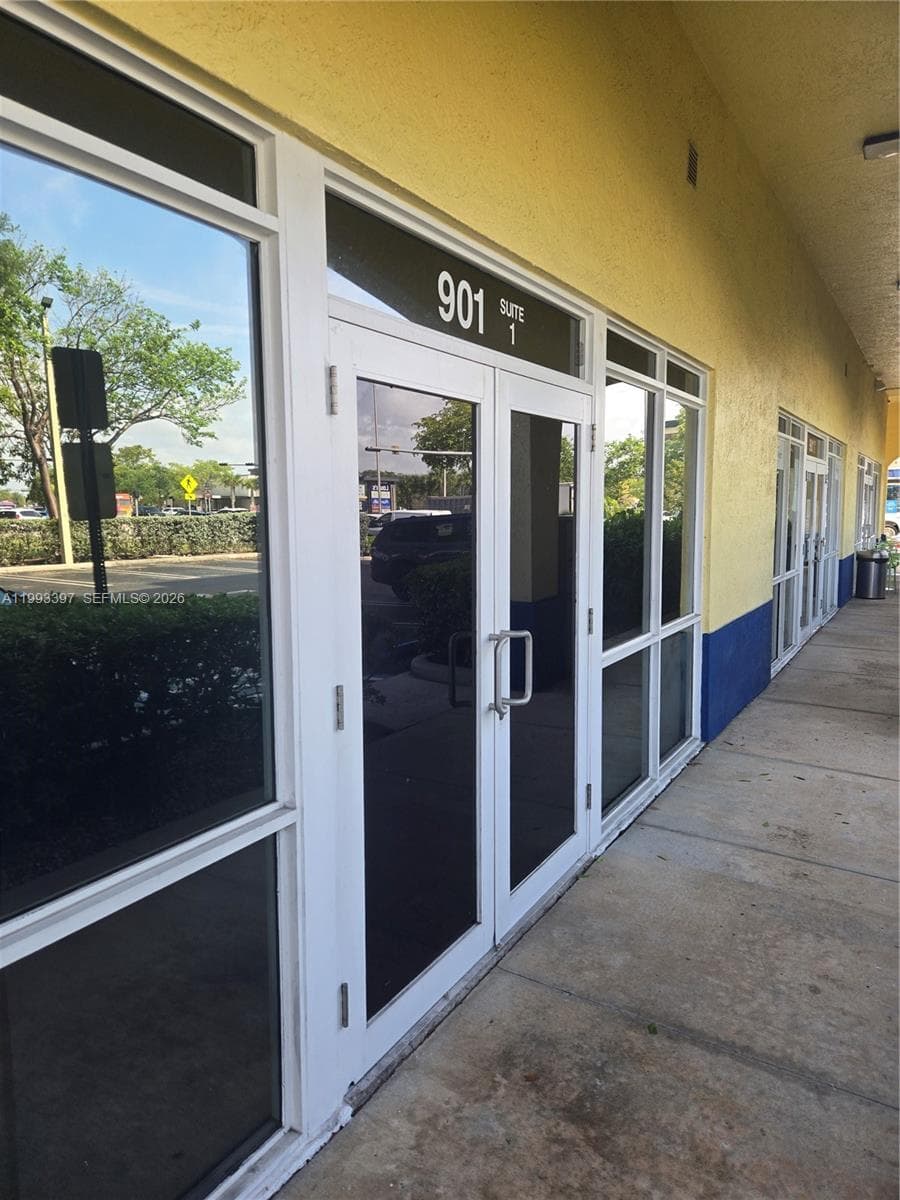 901 N Miami Beach Blvd, North Miami Beach FL 33162 photo 3