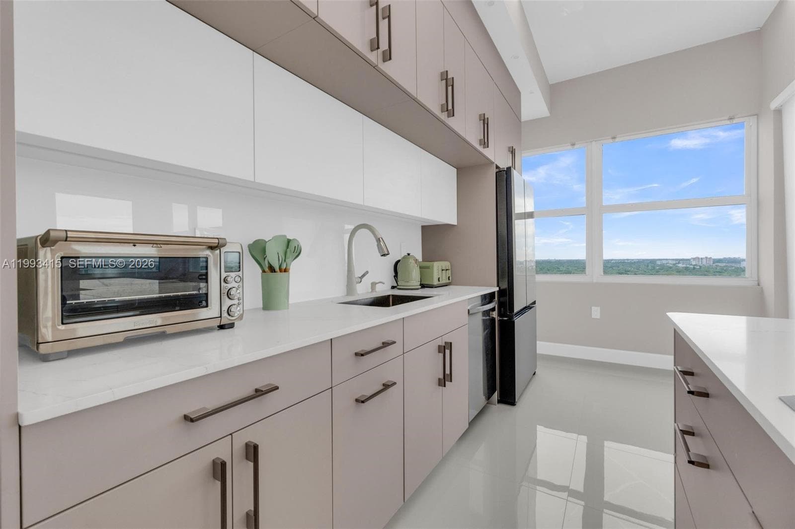 18011 Biscayne Blvd, Aventura FL 33160 photo 2