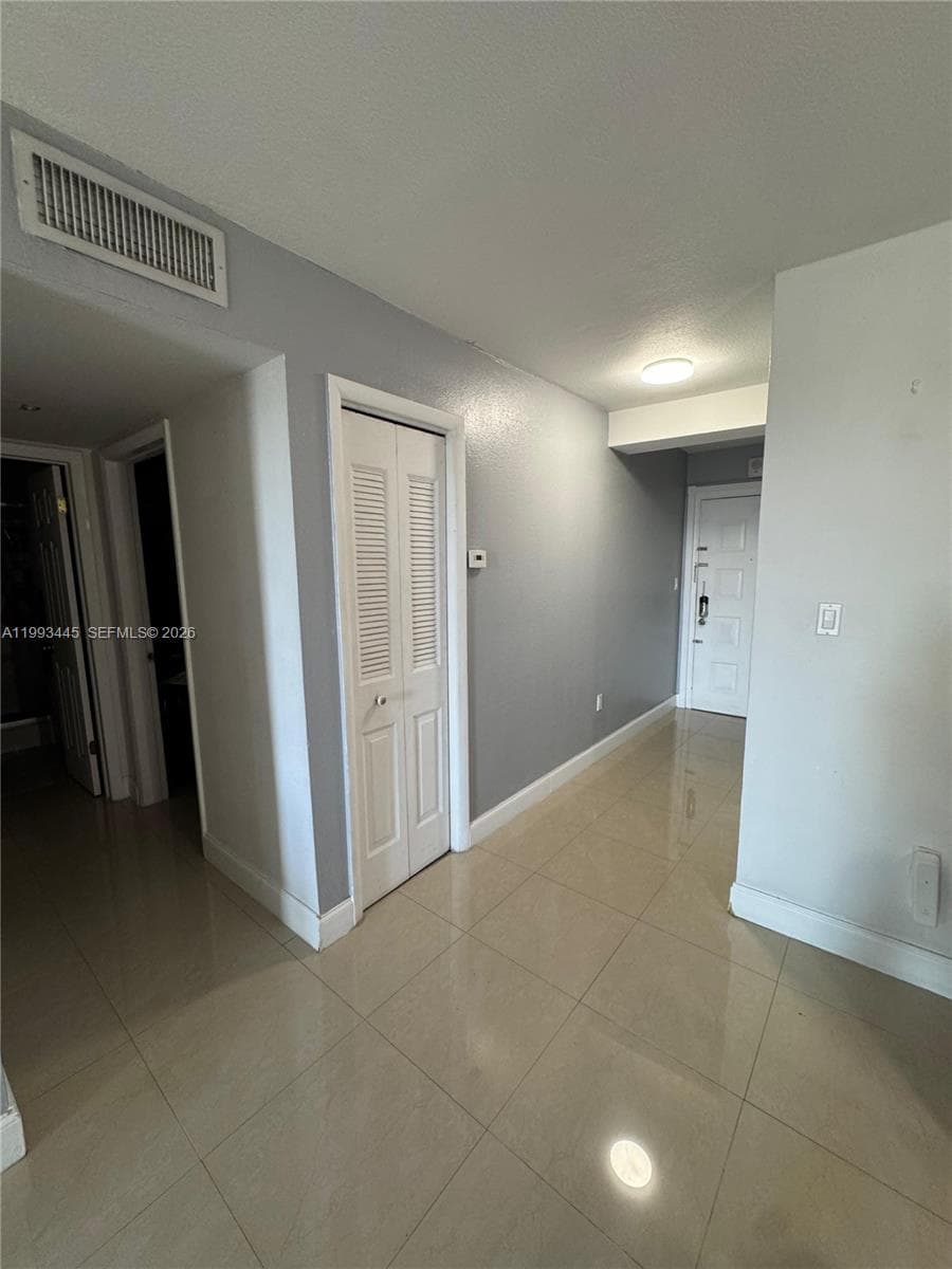 6960 Miami Gardens Dr # 516, Hialeah FL 33015 photo 5