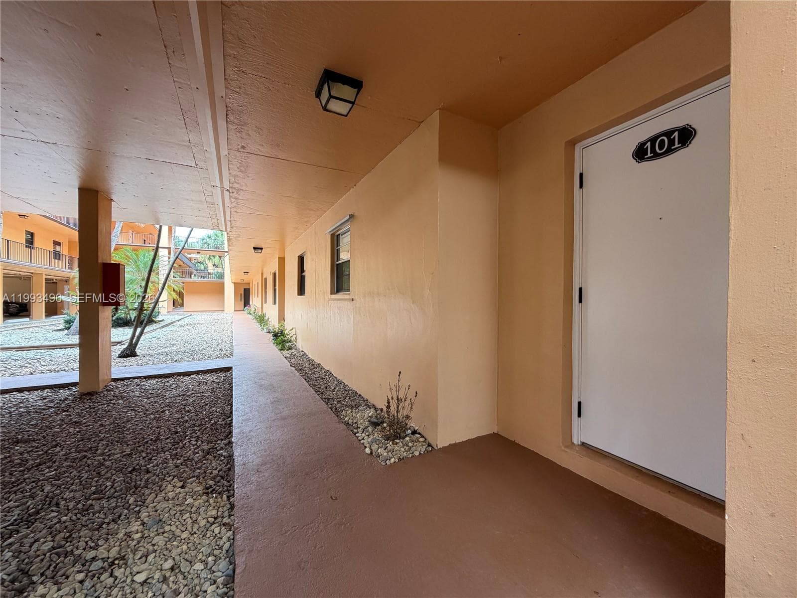 400 Commodore Dr # 101, Plantation FL 33325 photo 3