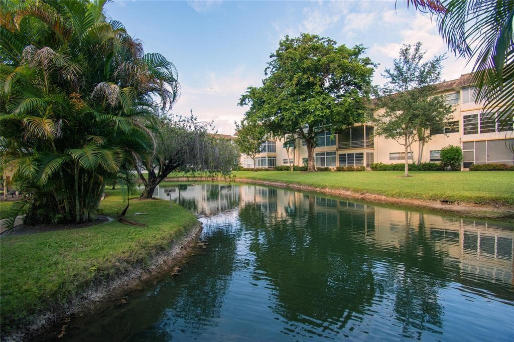 5171 W Oakland Park Boulevard # 207, Lauderdale Lakes FL 33313 photo 2