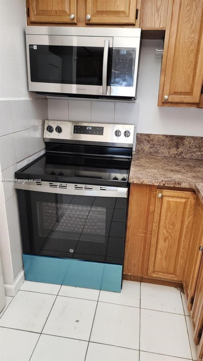 10000 NW 80th Ct # 2415, Hialeah Gardens FL 33016 photo 3