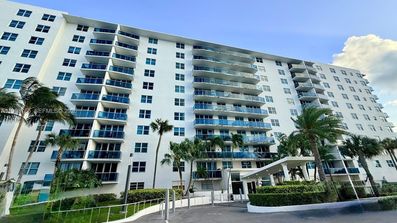 7501 E Treasure Dr # 8B, North Bay Village FL 33141 photo 5