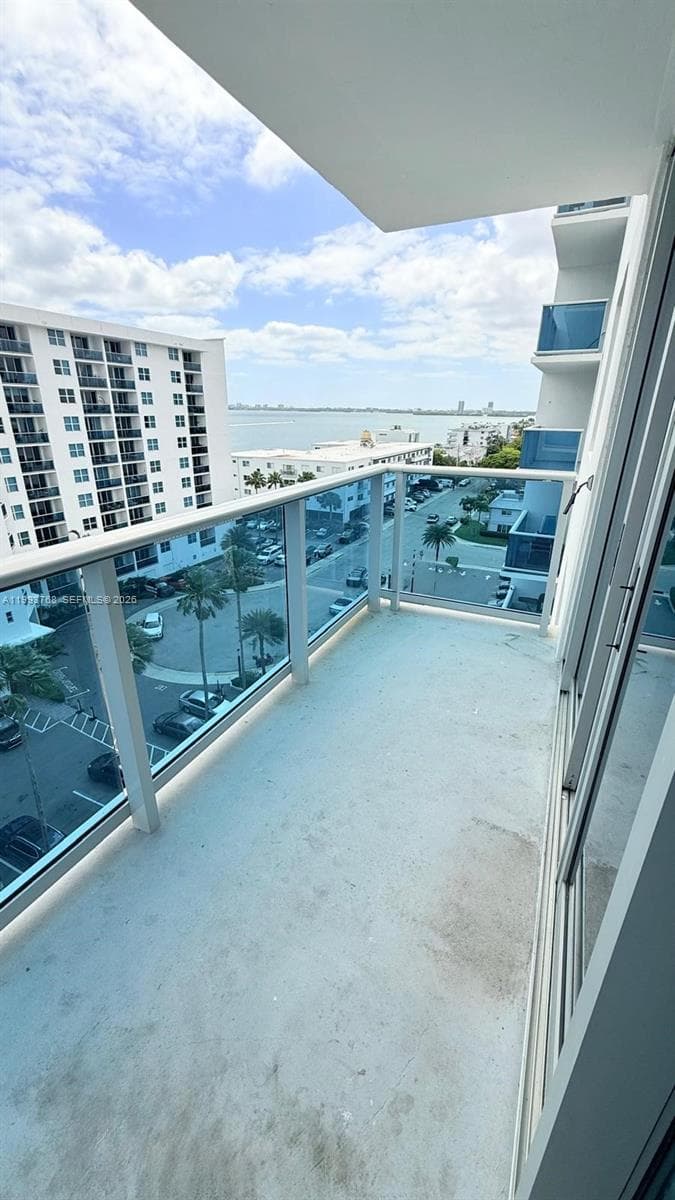 7501 E Treasure Dr # 8B, North Bay Village FL 33141 photo 4