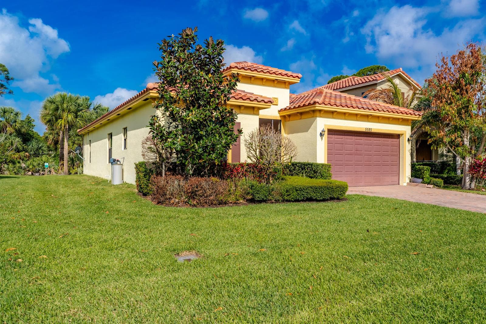 5585 40th Avenue, Vero Beach FL 32967 photo 2