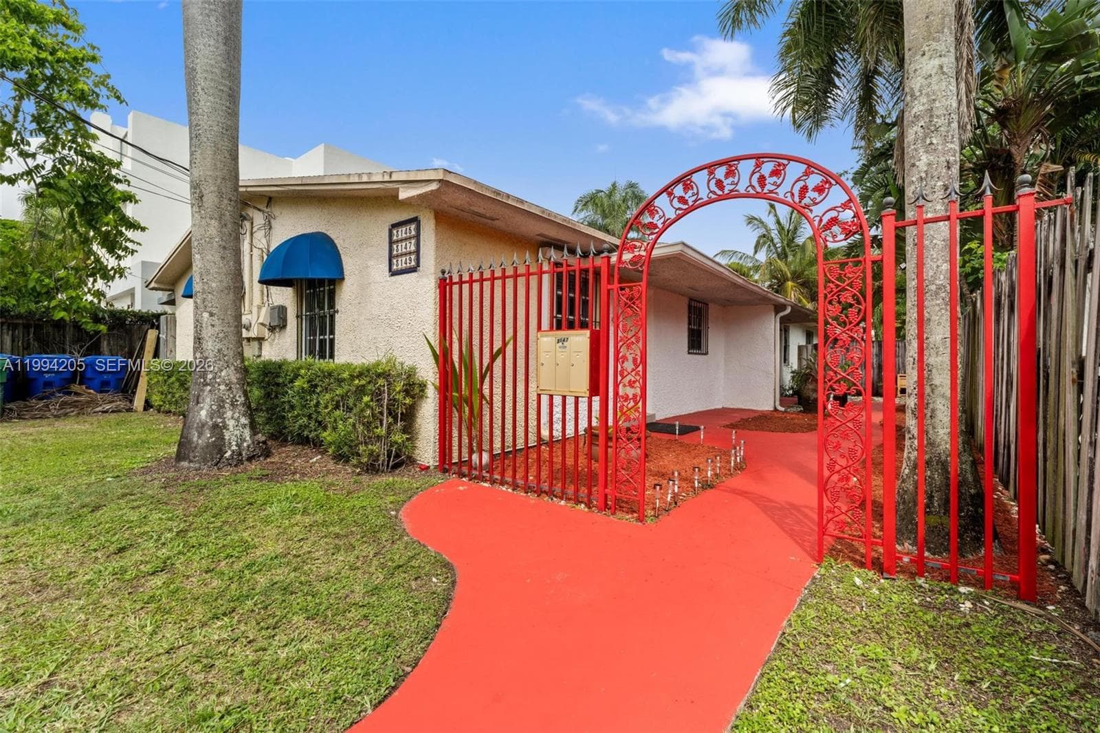 3147 Mcdonald St, Miami FL 33133 photo 2
