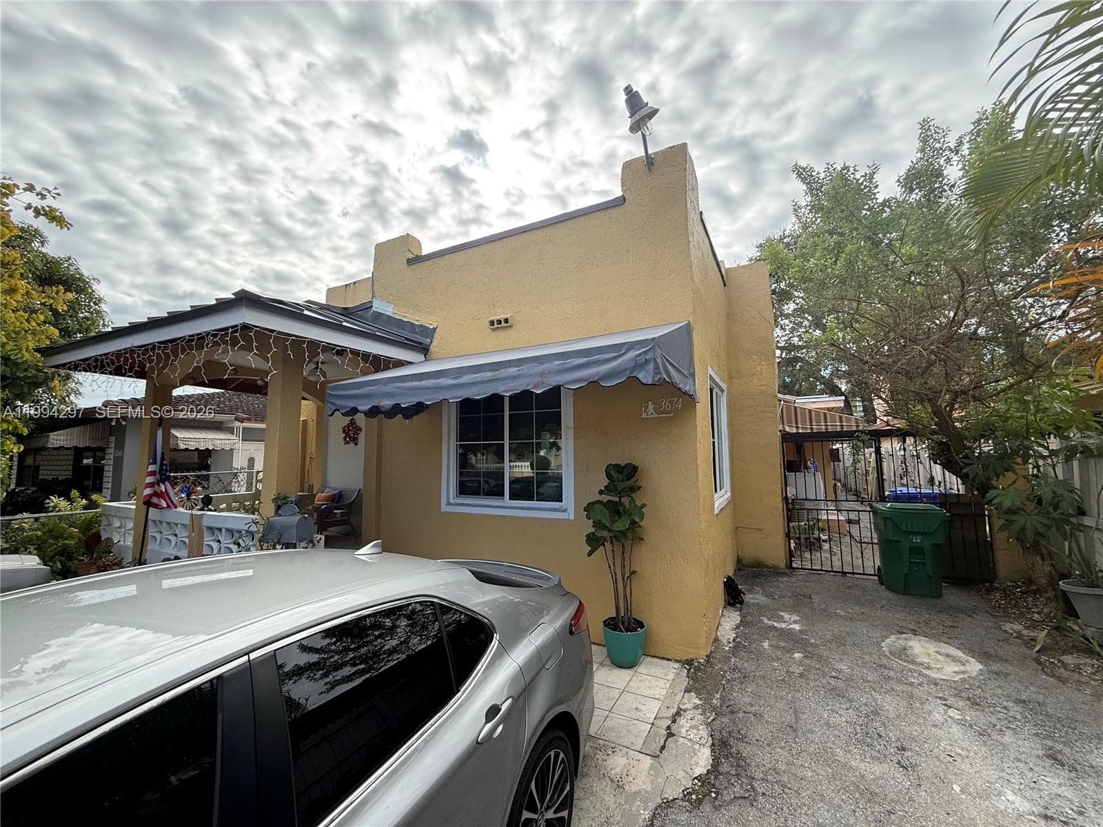 3674 SW 25th St, Miami FL 33133 photo 2