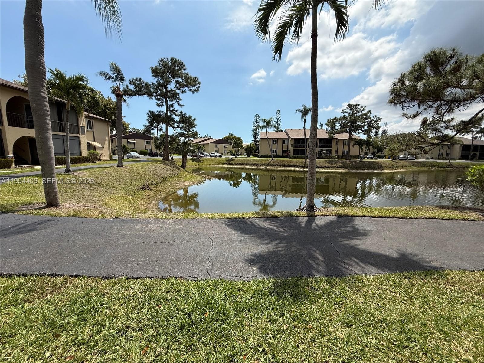 340 Pine Ridge Cir # 1, Green Acres FL 33463