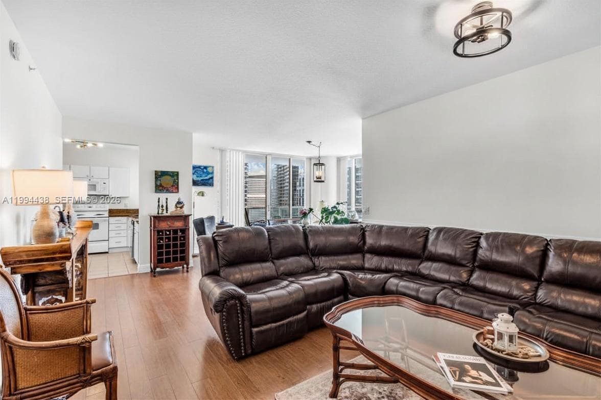 1250 S Miami Ave # 3206, Miami FL 33130 photo 2