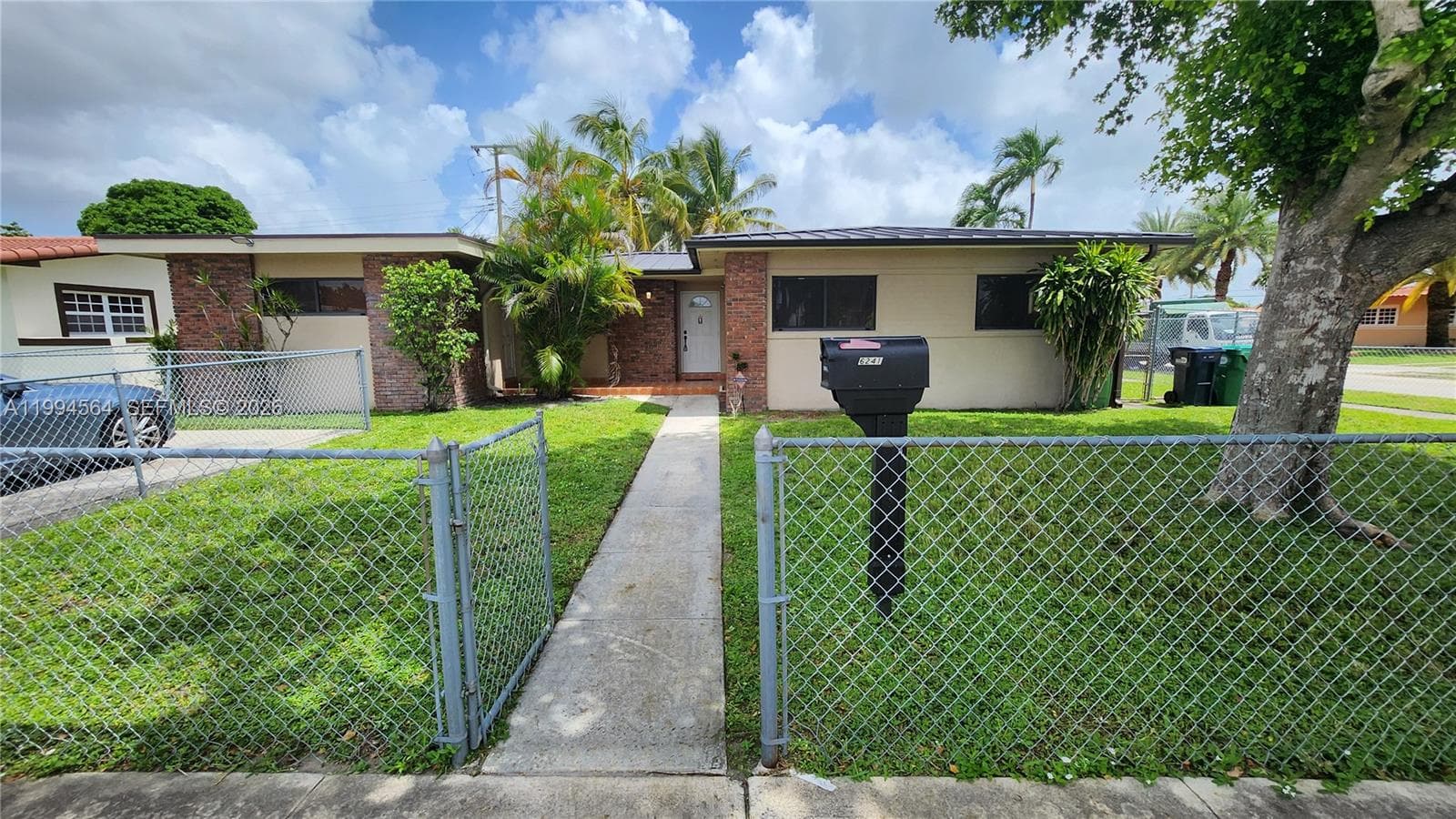 6241 NW 110th St, Hialeah FL 33012