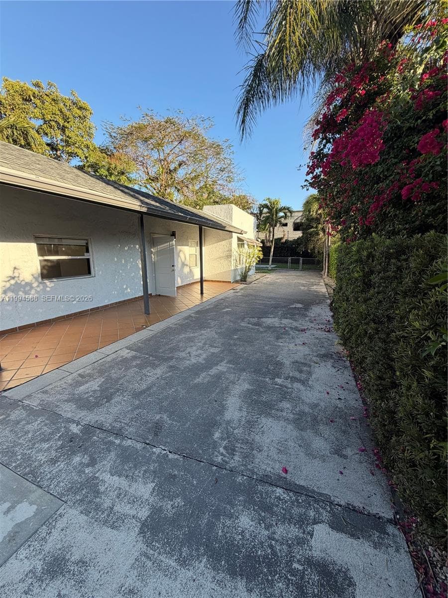 3373 SW 29th Ter, Miami FL 33133 photo 3