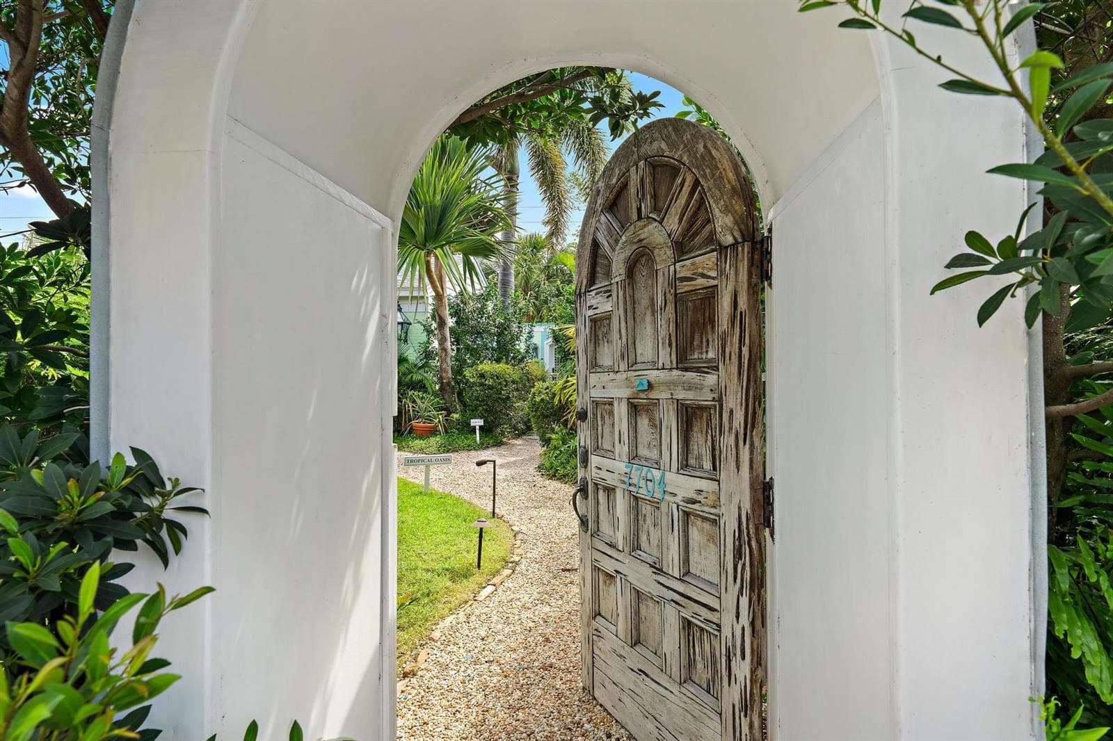 7704 Martin Avenue, West Palm Beach FL 33405 photo 2